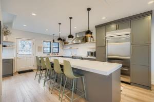 Pet Friendly! Elevation 25 home