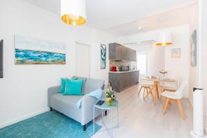 Casa Azul @ Jardim do Morro by BnBird