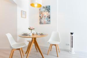 Casa Azul @ Jardim do Morro by BnBird