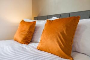 Station Side Sanctuary - 2BR Central Brighton Stay