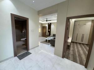Luxe 3Bhk Assi Road & 10 Mins to temple