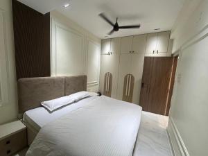 Luxe 3Bhk Assi Road & 10 Mins to temple