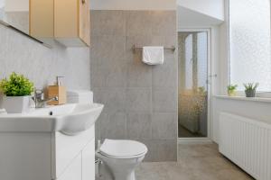 The White Axis with View and Self Check-in