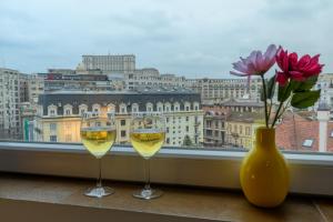 The White Axis with View and Self Check-in