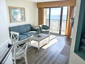 Oceanfront 1BR Beach Cove Resort Sleeps 4