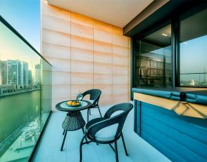 Modern Canal View Studio - Trillionaire Residences 614