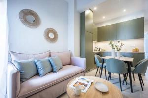 Bright & Stylish 1BR with Balcony in Koukaki