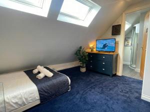 Cosy City Loft Retreat - off Vibrant Mill Rd