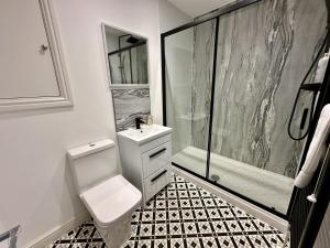 The Savannah Suite - Stunning Studio