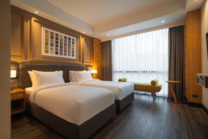 The Henry Glass House Clark