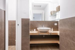 Easylife - Milan - Pergola 5 - Isola