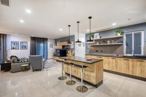 Luxury & spacious 2 bedroom apartment with balcony RGAT1-1