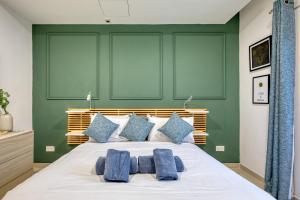 Luxury & spacious 2 bedroom apartment with balcony RGAT1-1