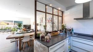 Superbe villa contemporaine PIED DANS LEAU