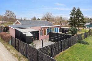 Relaxing Holiday Home Close To The Sea
