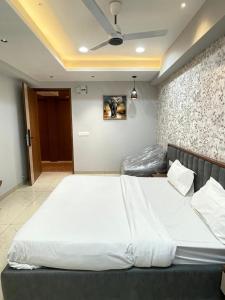 Hotel Lavish NK,Ahmedabad