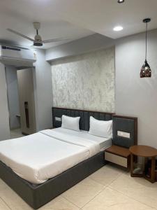 Hotel Lavish NK,Ahmedabad