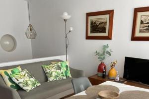 Duplex Apt - Sleeps 4 - Roof Terrace - Balcony