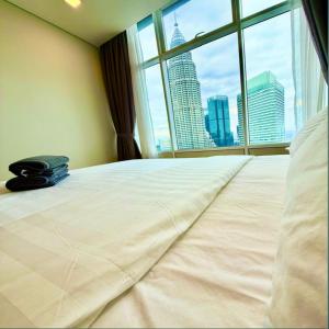 Sky suites klcc by Ryan