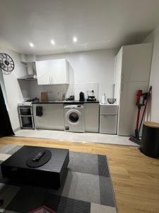 One Bedroom Apartment - Near Wembley