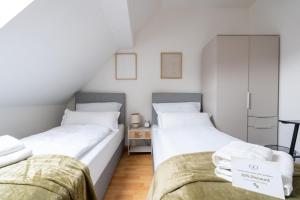 Large Maisonette I 90 m2 I For Groups & Families I 9 Guests I 3 Rooms