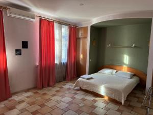 Modern Studio with Private Sauna near Kyiv Central Railway Station