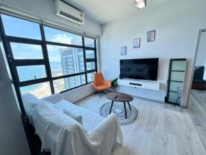 Jesselton quay High Floor 4 pax Sea view