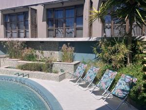Penguins Cove Coastal Haven Studio Apartment-Bloubergstrand
