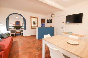 ROCHE-Rock in the heart of the Old Town