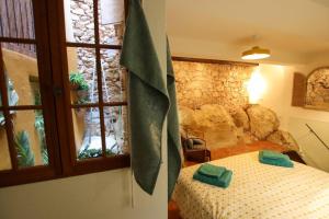 ROCHE-Rock in the heart of the Old Town