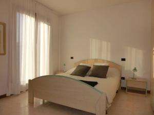 Cozy two bedroom apartment with a swimming pool