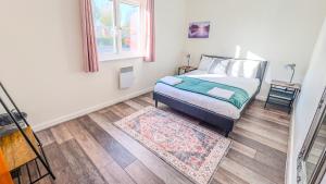 Piazza 2 bed 2 bath APT close to Cardiff Bay and WMC with Private Parking