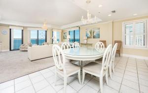 Phoenix East 1401 condo