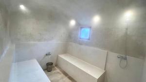 Luxurious Villa with private pool, Jacuzzi & Cuisinière