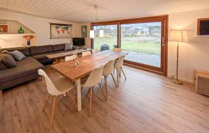 3 Bedroom Lovely Home In Hals