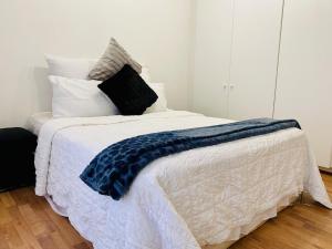 Bamboo Ridge Villa Constantia - 5 Bedroom Villa