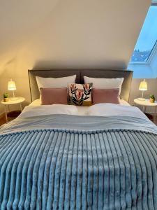 Neu!! Ruhige helle Penthouse Wohnung - ankommen und wohlfühlen