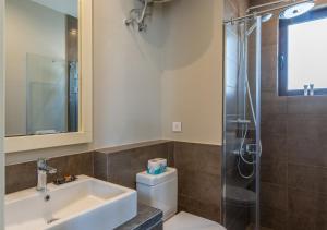 Ancient Sands 3BR Twin Villa with a Private Patio Swimming Pool & Lagoon Access