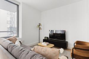 Blueground Jersey City EV charging nr park NYC-1687