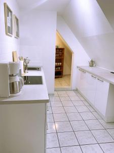 Furnished double room in fully equipped shared flat, ideal for students
