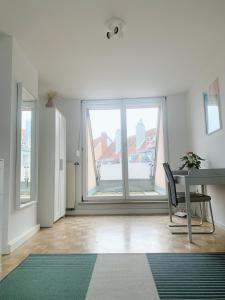 Furnished double room in fully equipped shared flat, ideal for students
