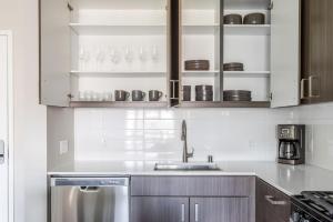 Blueground Santa Clara pool nr Central Park SFO-1933