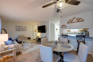 U-Med District Townhome with Private Yard and Grill