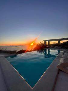 villa EYEONSUNSET -private pool-sea and sunset view-privacy-quiete