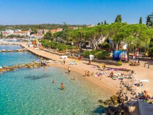 Holiday Home Schöne Steinvilla mit beheiztem Pool und Sauna by Interhome