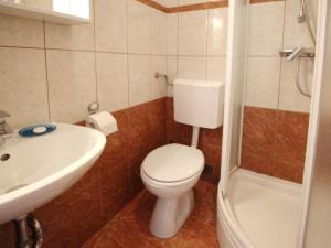 Apartment Schöne Wohnung in Baška mit Eigener Terrasse by Interhome