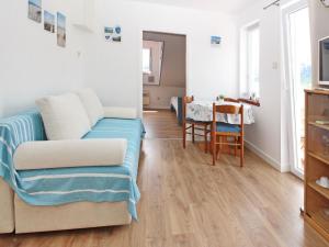 Apartment C- Silvija Bs by Interhome