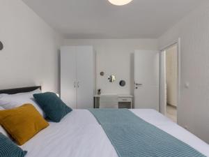 Apartment Moderne Wohnung in Crikvenica mit Pool by Interhome