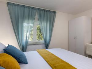 Apartment Moderne Wohnung in Crikvenica mit Pool by Interhome