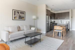 Blueground Santa Clara pool nr Central Park SFO-1947